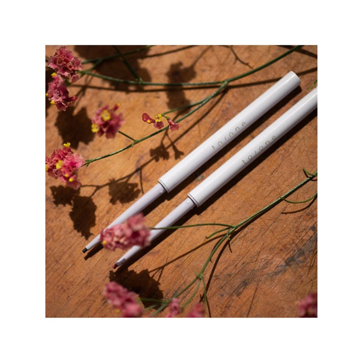 to one Define Gel Eyeliner