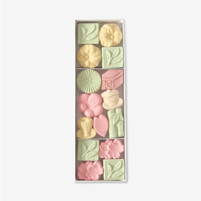 Itoen Wasanbon — Traditional Shikoku Refined Sugar (20g, Seasonal Tan Design) — Matcha Pairing Sweet