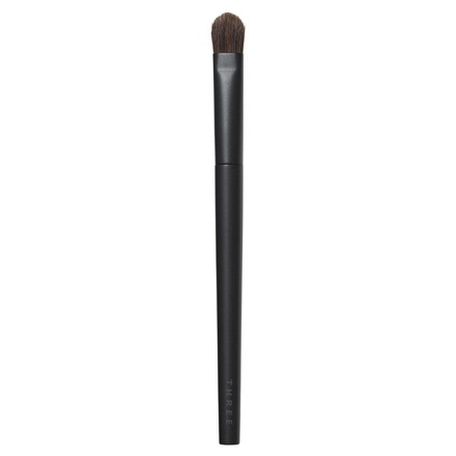 THREE Eye Color Veil Brush